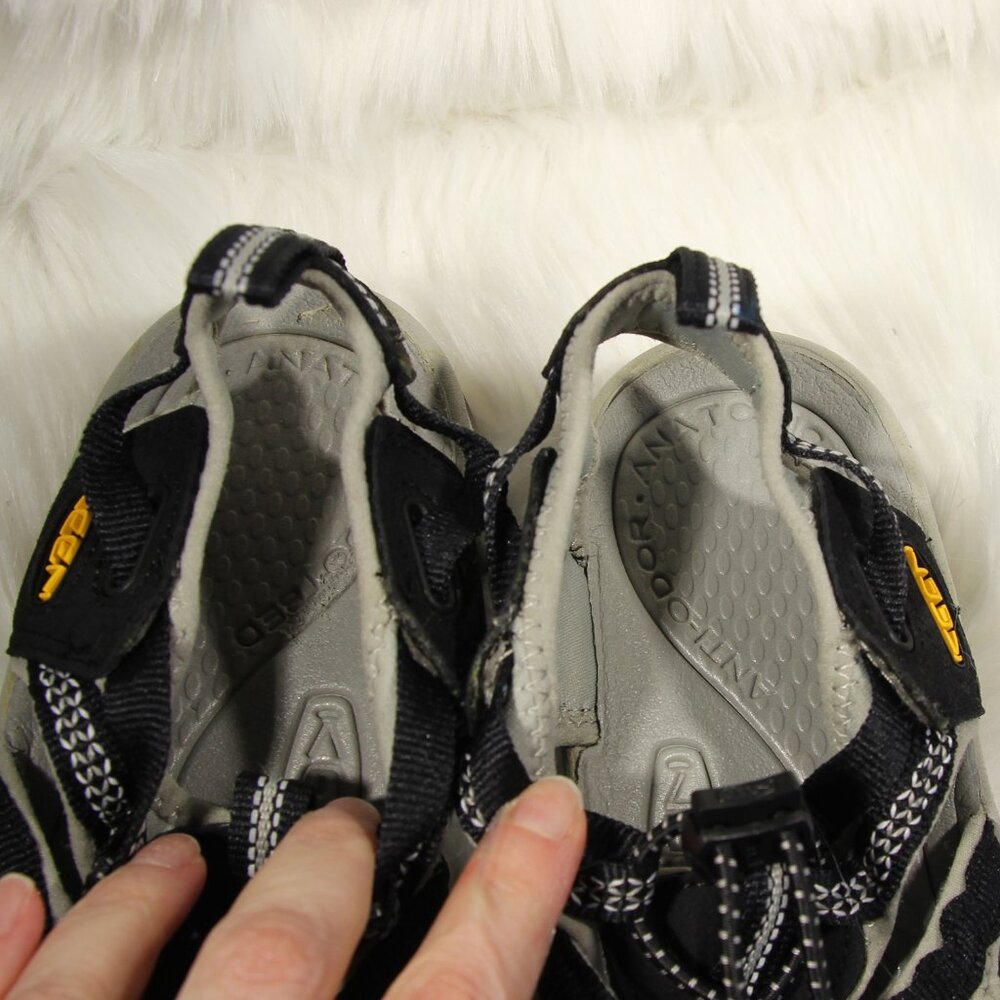 KEEN Women’s Waterproof Sandals Black Gray Size 7.5 Closed Toe Shoes 1008448 - Picture 9 of 14
